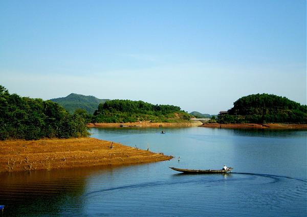 Hồ Truồi 